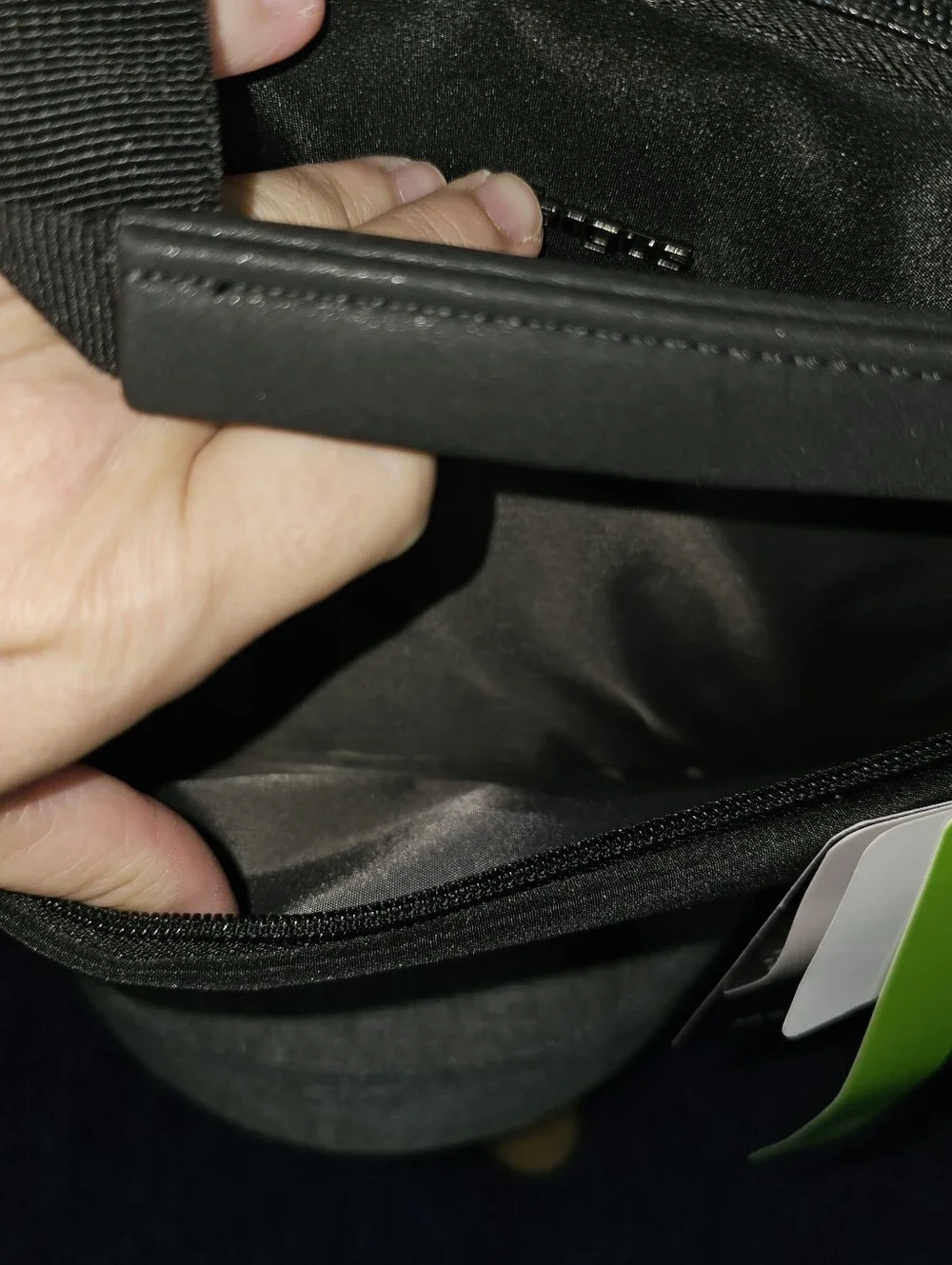 NWT Targus Black Laptop Bag with Front Pocket 15.6